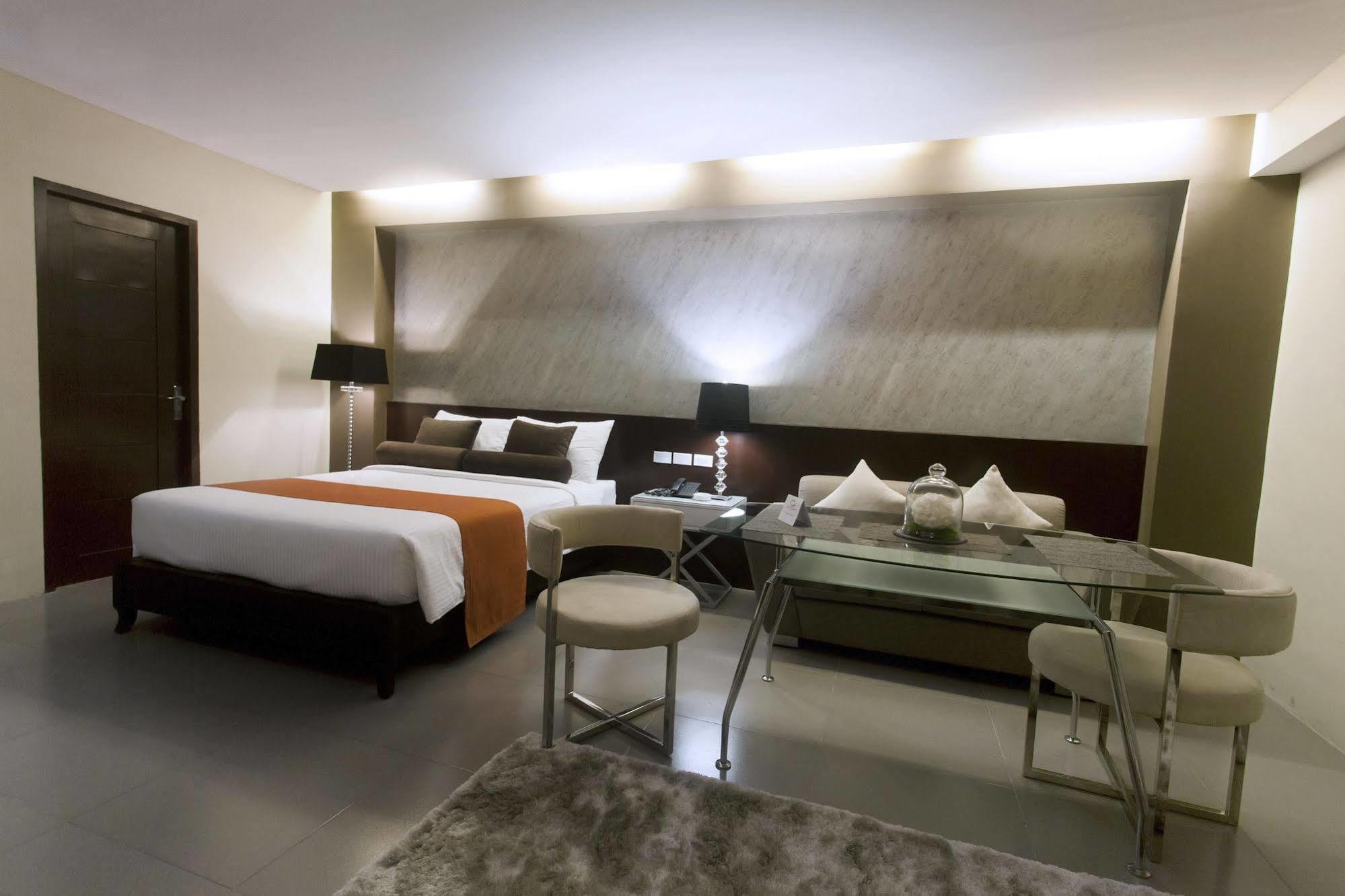Grace Crown Hotel Angeles Exteriér fotografie